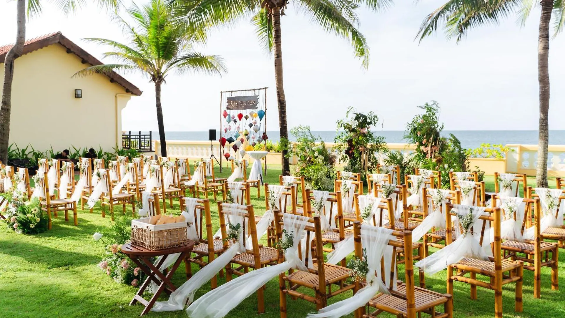 Victoria Hoi An Beach Resort & Spa 4*,