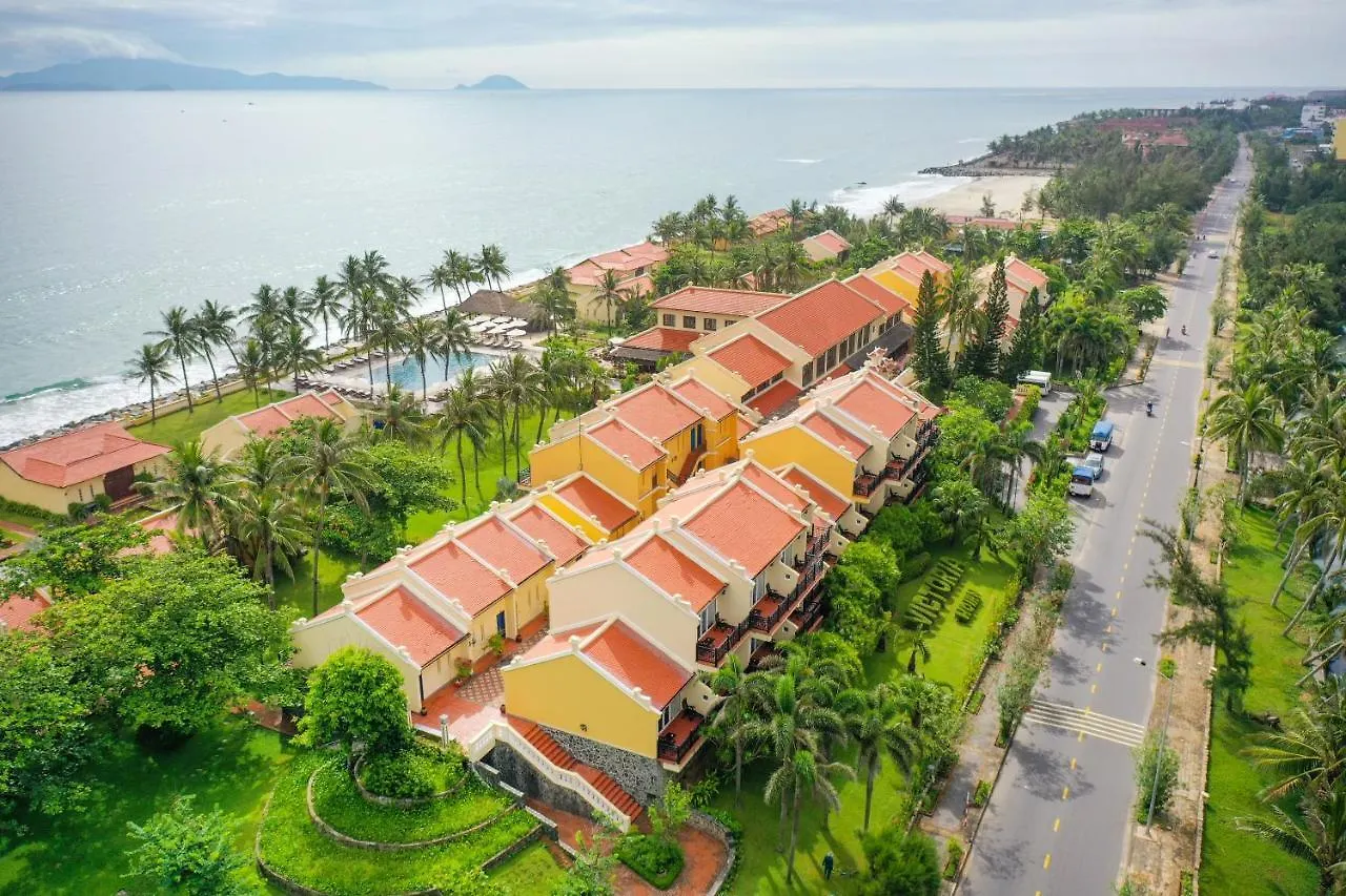 Victoria Hoi An Beach Resort & Spa 4*,