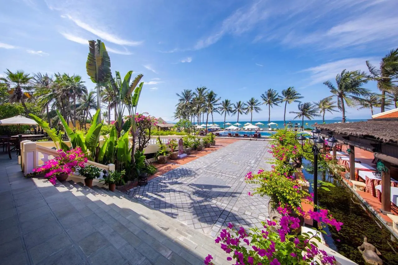 Victoria Hoi An Beach Resort & Spa 4*,
